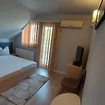 ホテル Mamaia ナボダリ