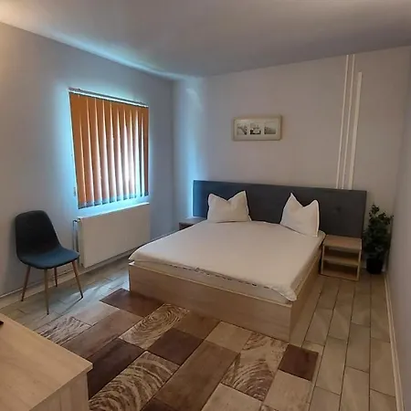 Mamaia Guest house *