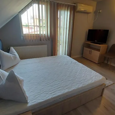 Mamaia Guest house *